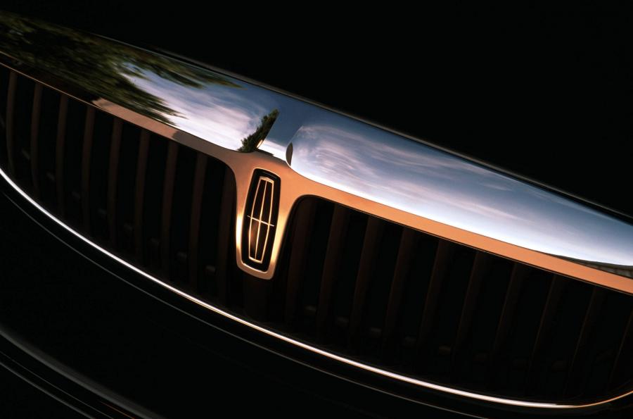  Lincoln LS 2003 года  (фото 31 из 31)